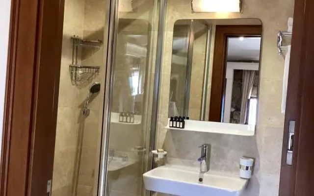 Sonef House Hotel