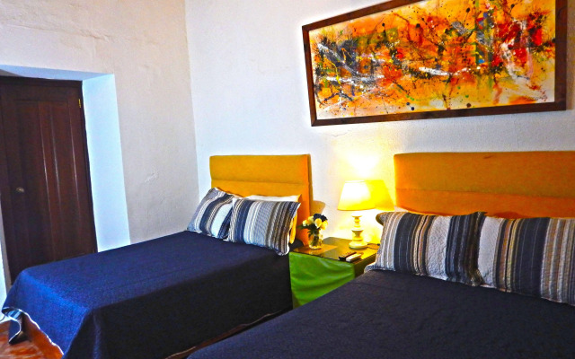 Suite Colonial by Cristi