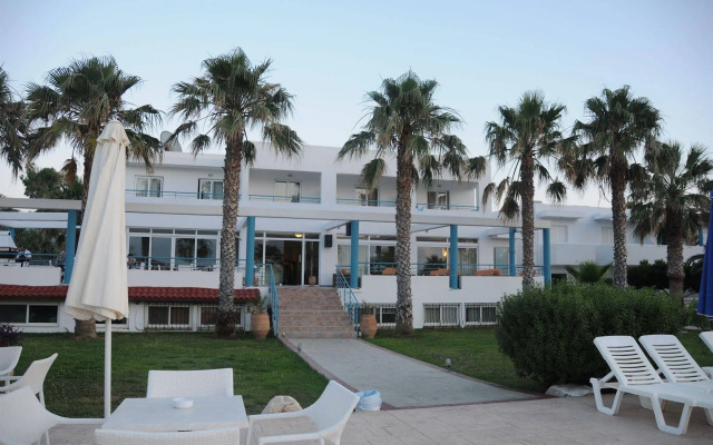 Irina Beach Hotel