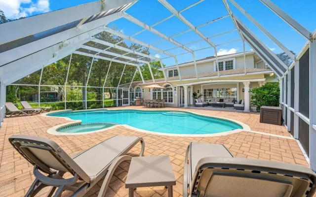 Exquisite Villa With Pool&games- 18 Guests