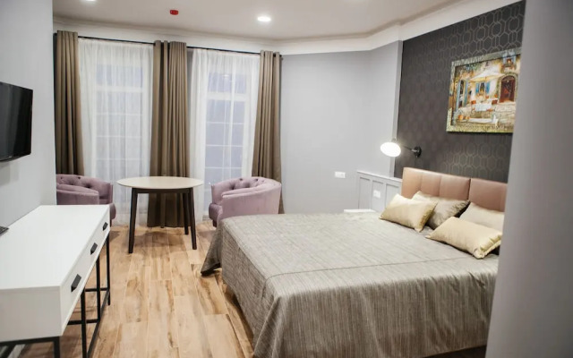 Golden Horse Hotel