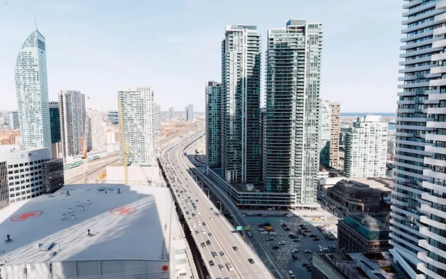Sarkar Suites - Maple Leaf Square