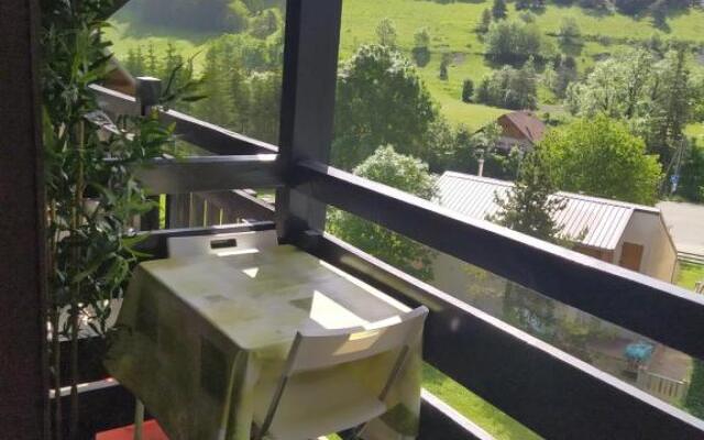 Duplex 3 pièces. Pieds des pistes et balcon!