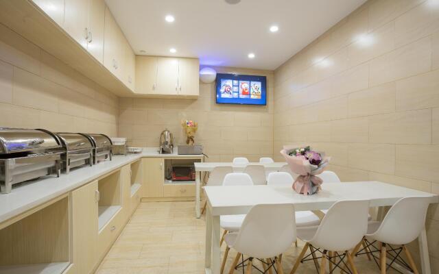 Elan Inn Jingpin Kunming Henglong Shopping Plaza