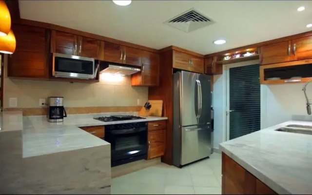 Residence B.ViewGrand 4BR by Villas HK28