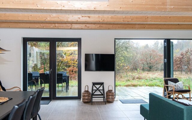 6 Person Holiday Home in Hovborg