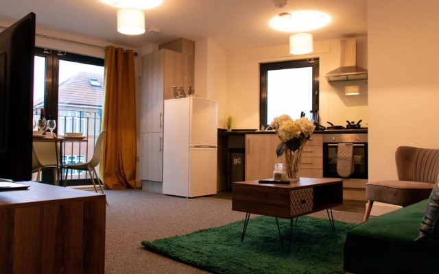 Livestay-modern 2 Bed Apartment Close to Heathrow