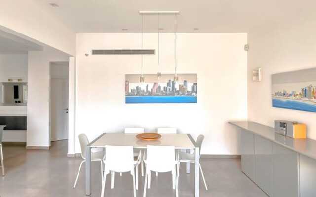 Rupin Pastel in Tel Aviv-yafo