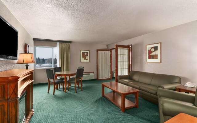 Ramada by Wyndham Bismarck