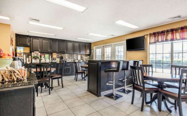 Quality Inn Bessemer I-20 exit 108