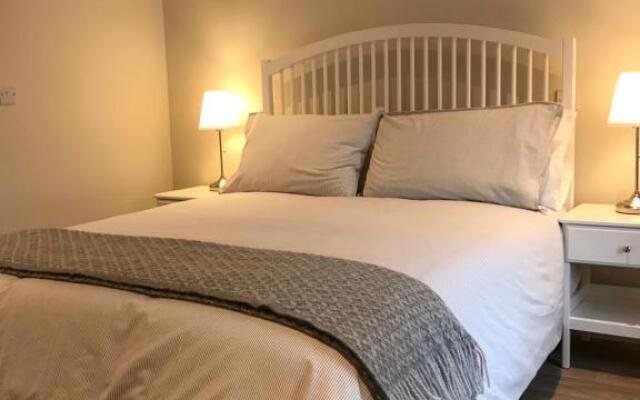 Bush House Accommodation - The Diamond