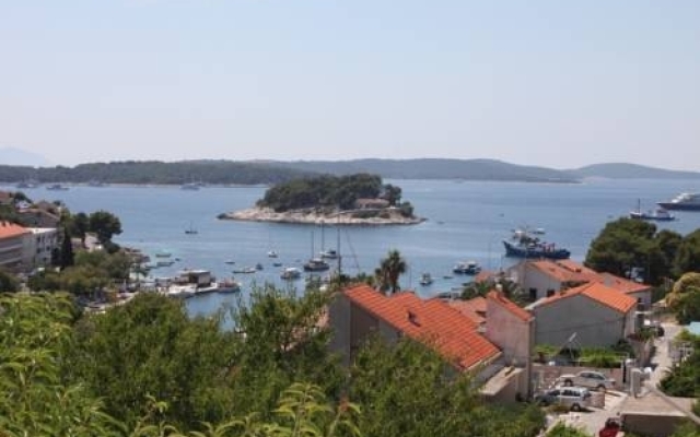 Apartments  Rooms Zlatica Hvar