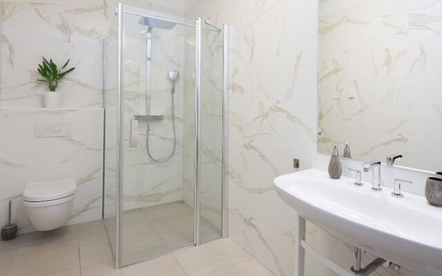 Villa Gloss