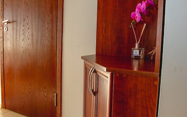 FM Premium 2-BDR Apartment - Top Centre