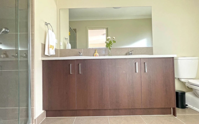 Spacious 7BRM 5-bathroom Rental House