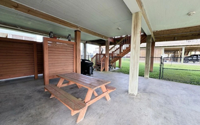 Sea Note 3 Bedroom Home by RedAwning