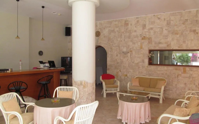 Arkadi Apartments