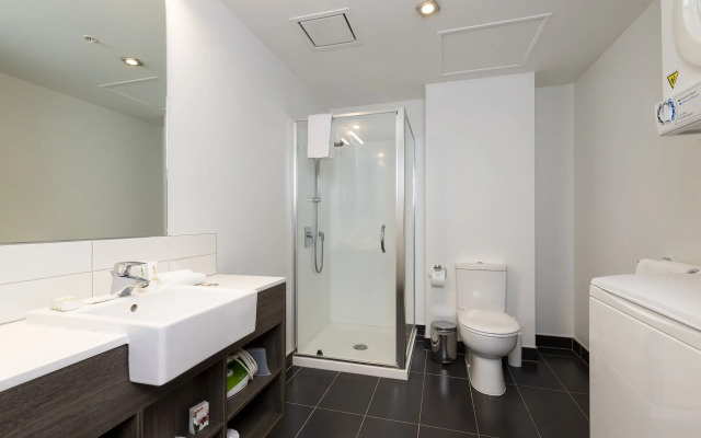 Oaks Auckland Hotel