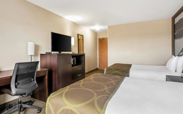 Super 8 by Wyndham Meadow Lake
