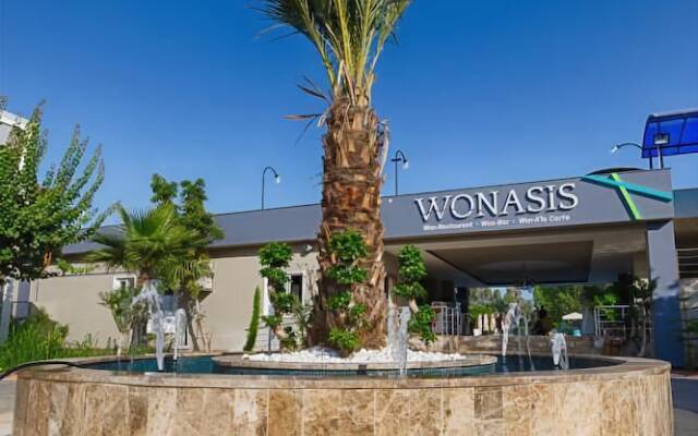 Wonasis Resort & Aqua Hotel