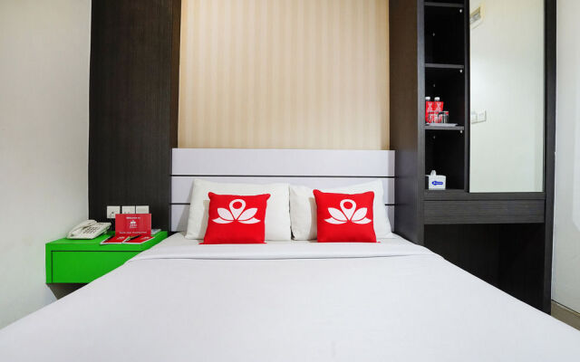 ZEN Rooms Near Mitra Raya