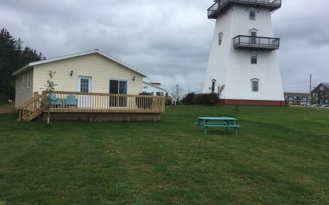 Baywatch Lighthouse and Cottages