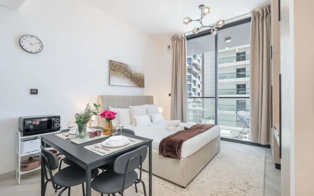 Outstanding Studio in Empire Residence JVC