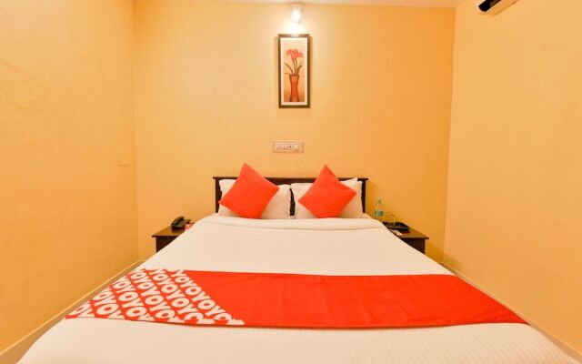 OYO 15099 New Queens Residency