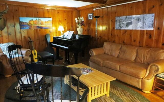Cranmore Mountain Lodge Bed & Breakfast