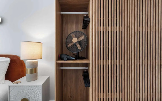 Cottonopolis Suite With 1 Bedrooms and 1 Bathrooms