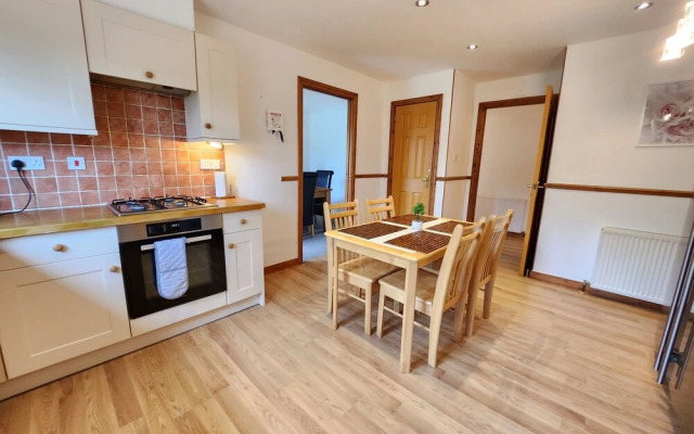 Boutique 4-Bed Home in Inverness