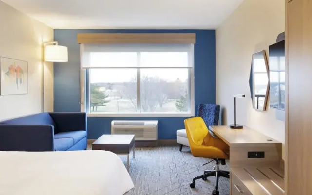 Holiday Inn Express & Suites DIAMOND