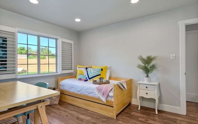 Immaculate 3 BDR in Oceanside Private Pool & Spa