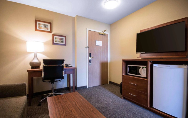 Comfort Inn & Suites