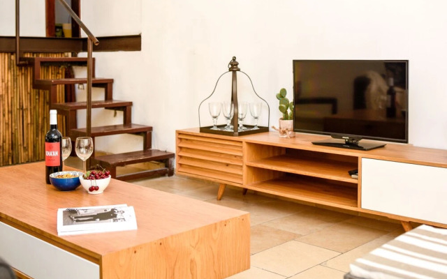 Modern-Rustic Haven in the City by Sea N Rent