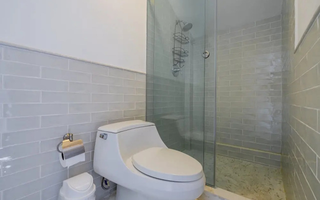 w Homely 2BR With Balcony in Panama
