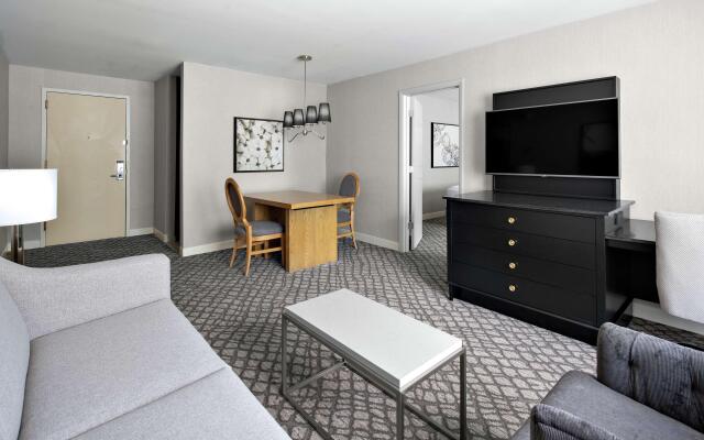 DoubleTree Suites by Hilton Charlotte - SouthPark