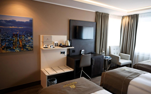 Skyline Hotel