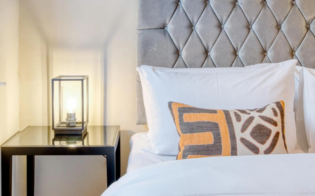 The Gloucester Lane Residence