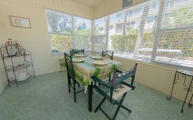 Whispering Waves East Apartment 1