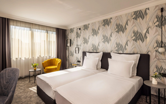 Rosslyn Thracia Hotel - Image 7