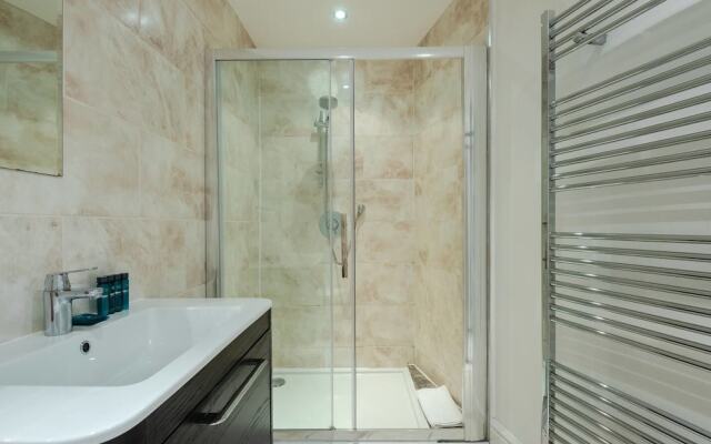 Newly Refurbished 1 Bedroom for 4 in Chelsea