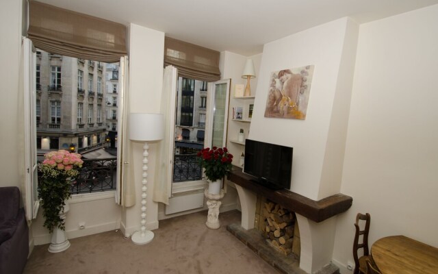 Apartments - Into Paris