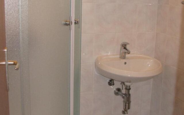 Apartments & Rooms Pierino