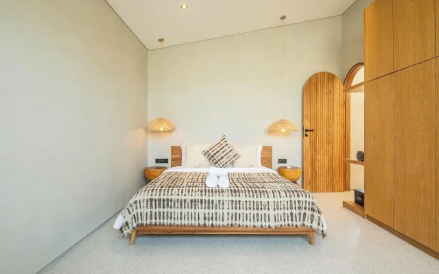 Bohemian Lush 5BR Retreat, 5 Mins to Bingin Beach