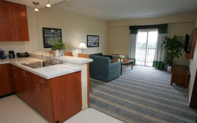 SEVEN Sebring Raceway Hotel