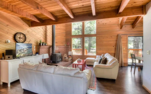 Northwoods Hangout Near Tahoe Donner