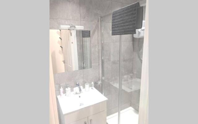 NEW APARTMENT - Offline Bookings on 079-504-13594