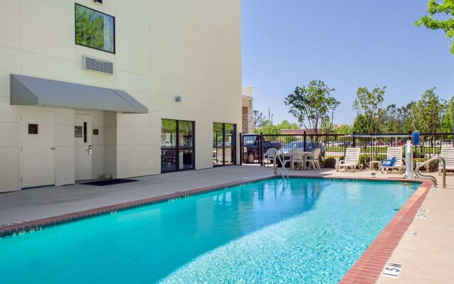 Comfort Inn & Suites Covington - Mandeville