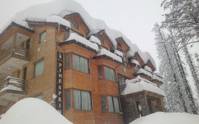 Hotel Pine Spring Gulmarg